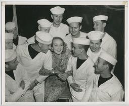 Vorschaubild zu  'Marlene Dietrich (Great Lakes, 15.06.1942)'