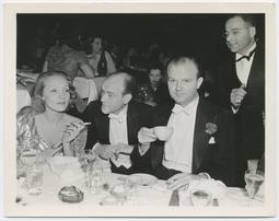 Marlene Dietrich (Los Angeles, zirka 1935 - 1939) (Material title)