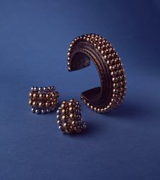 Vorschaubild zu  'Armreif mit passenden Ohrclips, Geschenk von Jean Gabin'