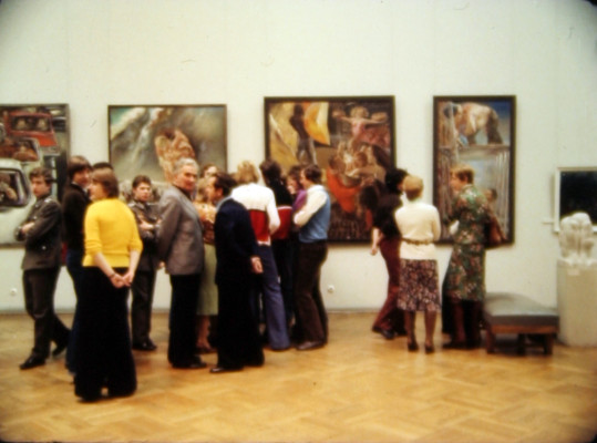 Szenenphoto: Positionen - Begegnungen in der VIII. Kunstausstellung der DDR, Deutsche Demokratische Republik (DDR) 1978.  Alle Rechte vorbehalten