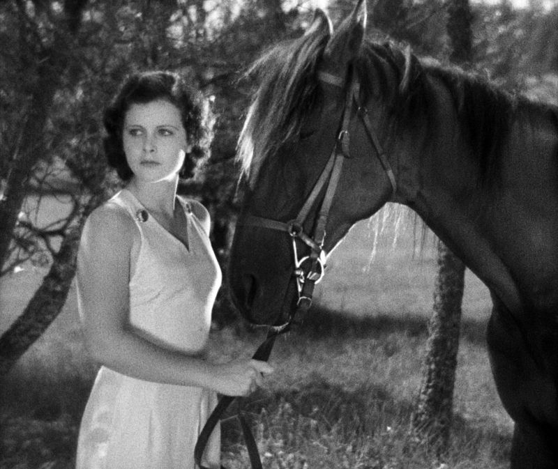 Szenenbild in schwarz-weiß aus dem Film Extase