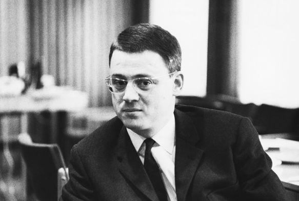 Portr&auml;t von Alexander Kluge als jungem Mann