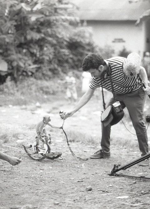 Das Kollektiv OJOBOCA beim Dreh ihres Films The Masked Monkeys, 2015, in Indonesien